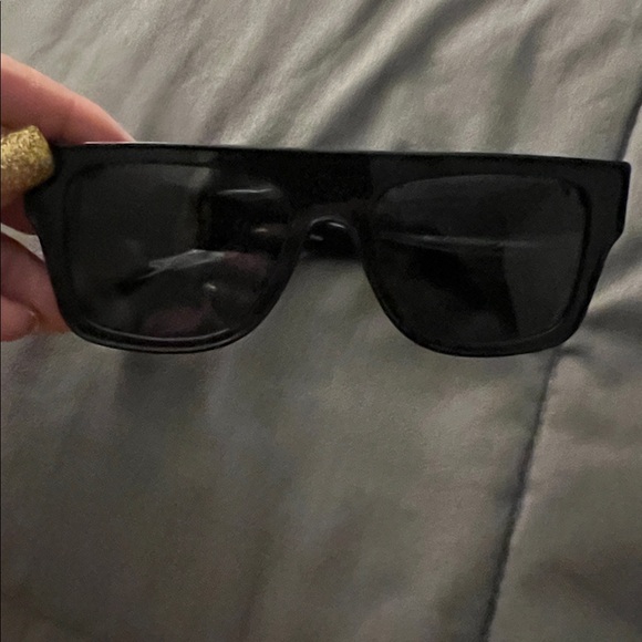 Tory Burch Black Rectangular Sunglasses - Picture 10 of 11